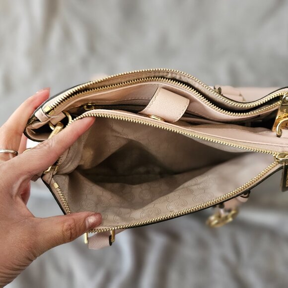 Authentic Michael Kors Handbag - Picture 5 of 6